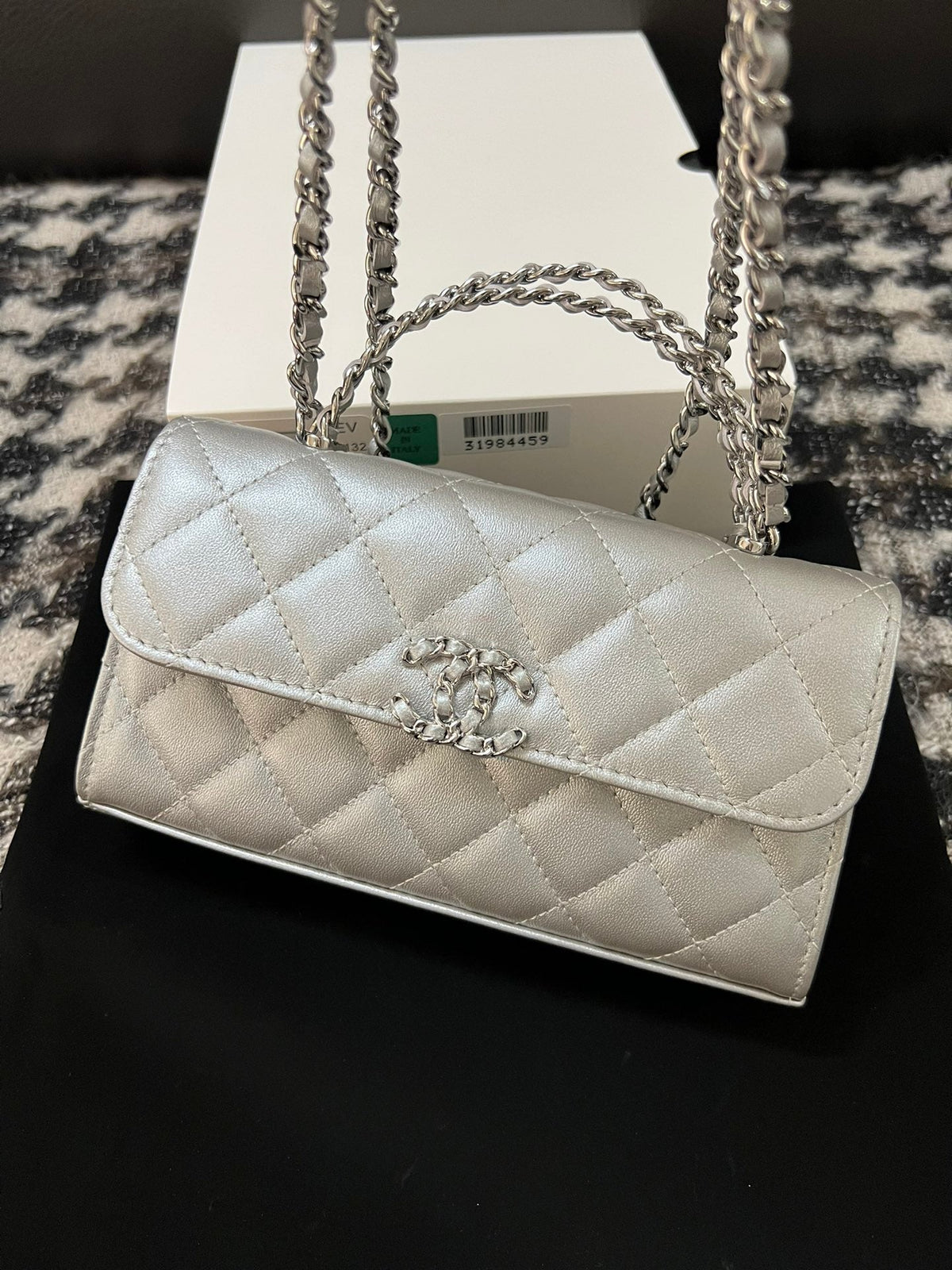CHANEL KELLY 18 BAG IN SILVER CALFSKIN WITH STRAP