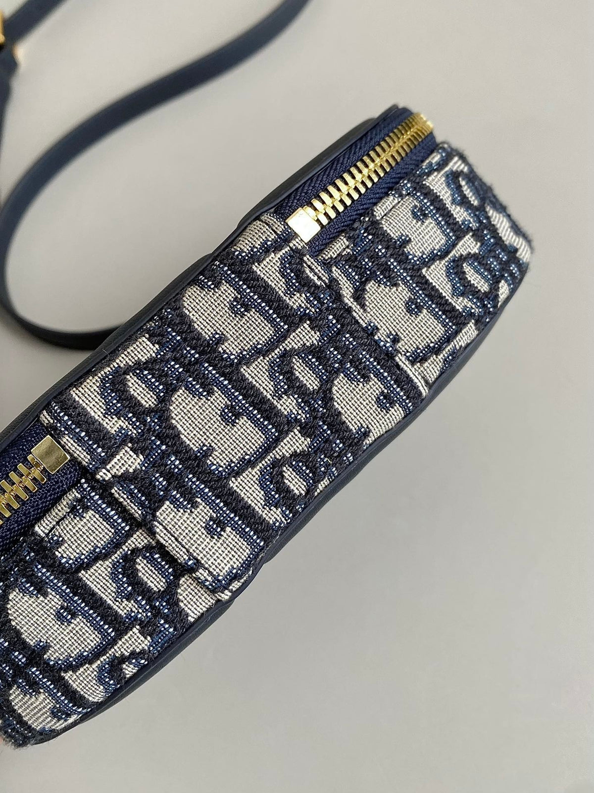 DIOR SIGNATURE 18 OVAL BAG IN BLUE OBLIQUE JACQUARD