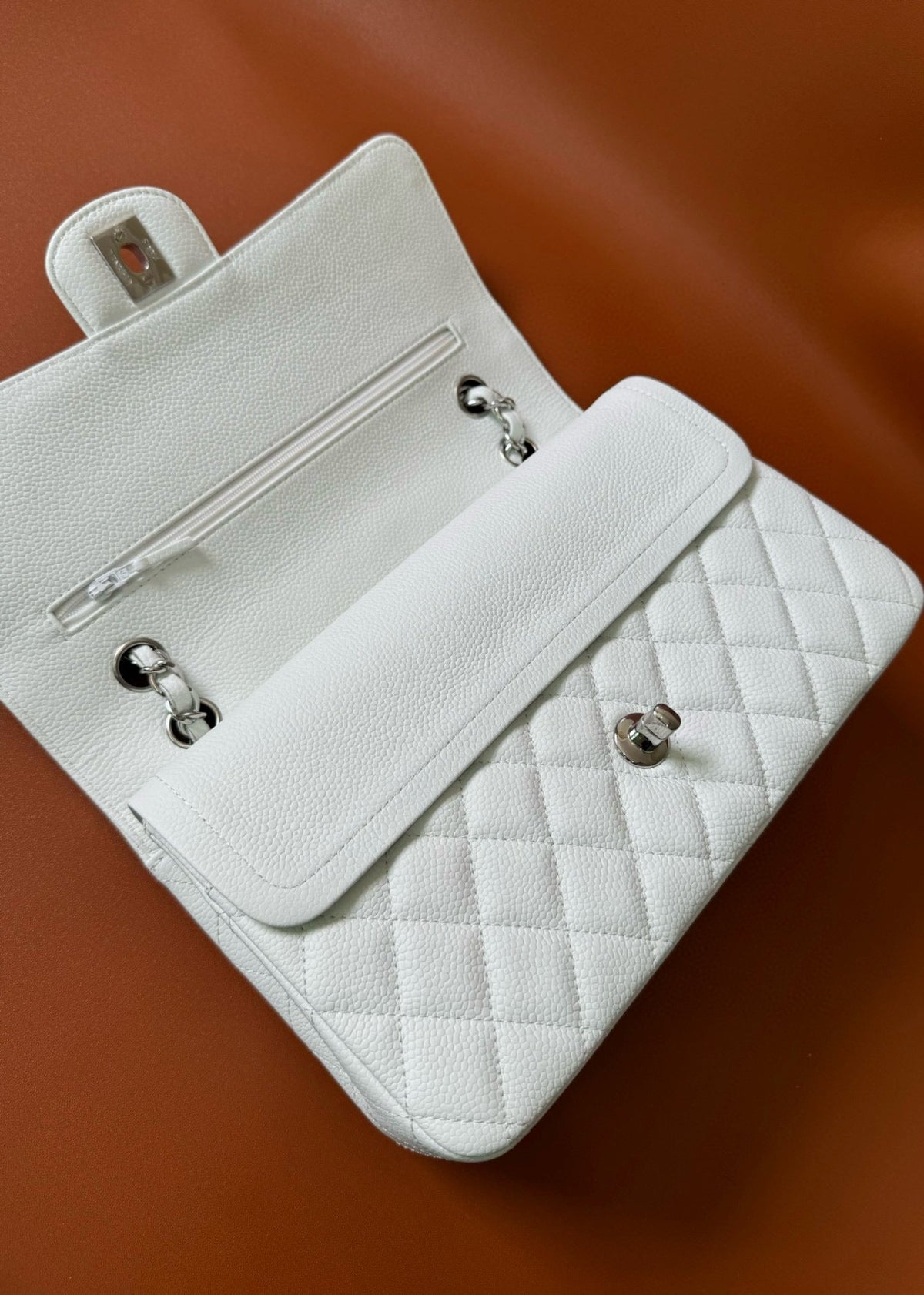 CHANEL FLAP BAG 25 IN WHITE CAVIAR LAMBSKIN SILVER HARDWARE