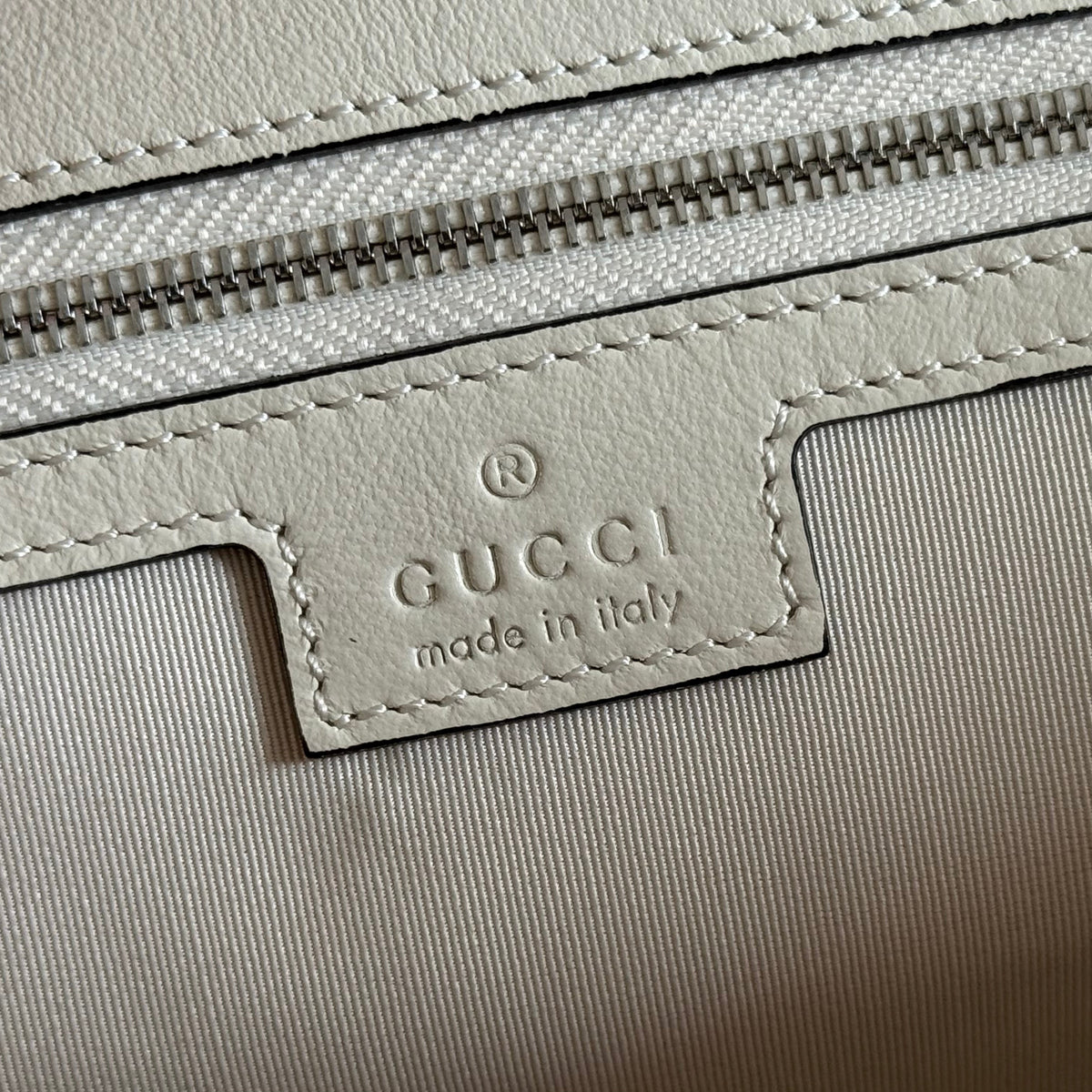 GUCCI 26S  MARMONT BAG 37 IN CREAM WHITE CALFSKIN
