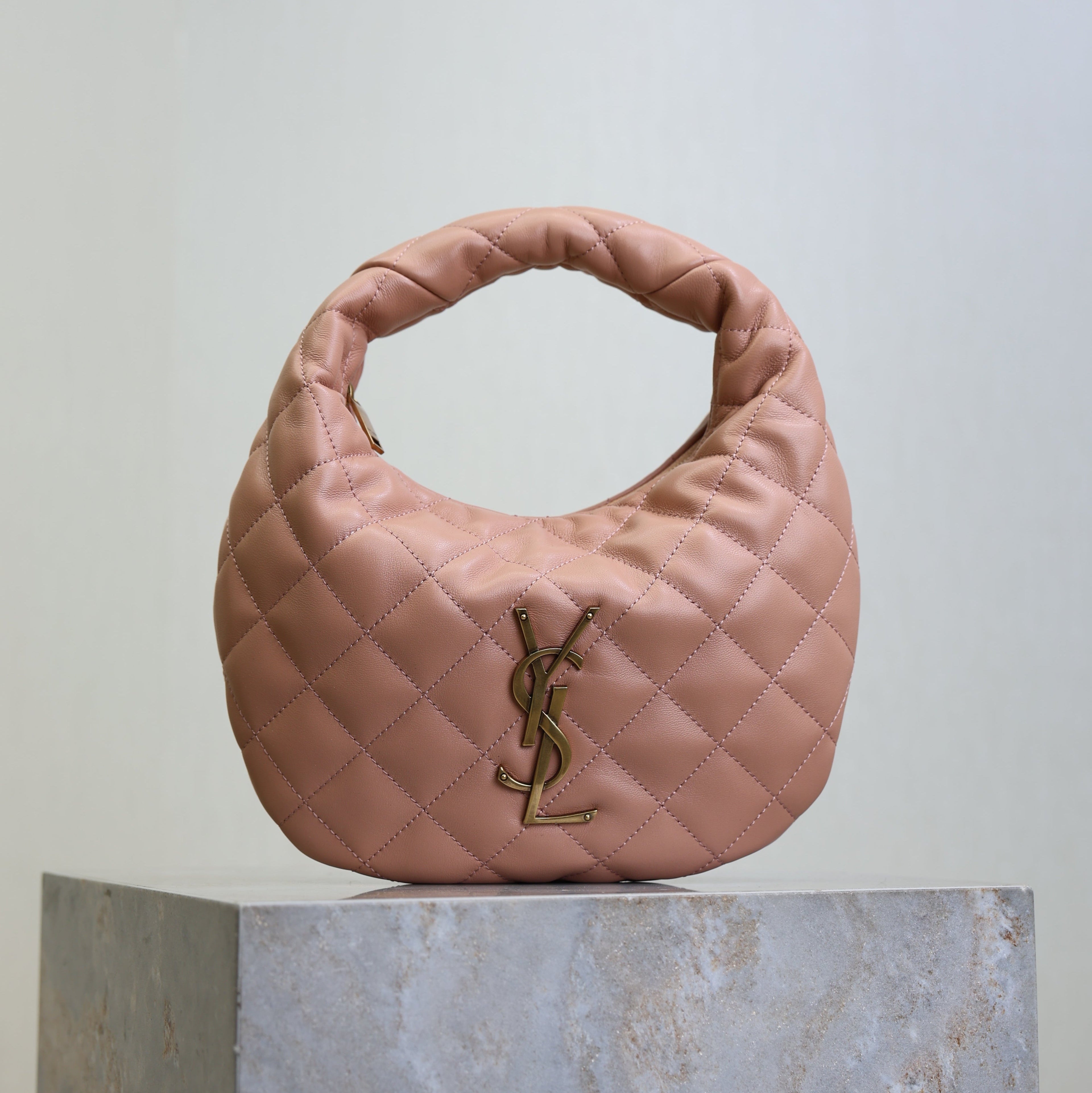 YSL 25S ICARINO 17 IN HORTENSIA QUILTED CALFSKIN GOLD HARDWRE
