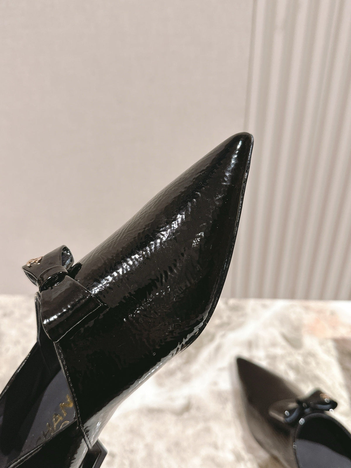 CHANEL FLATS 25S IN BLACK PATENT LEATHER