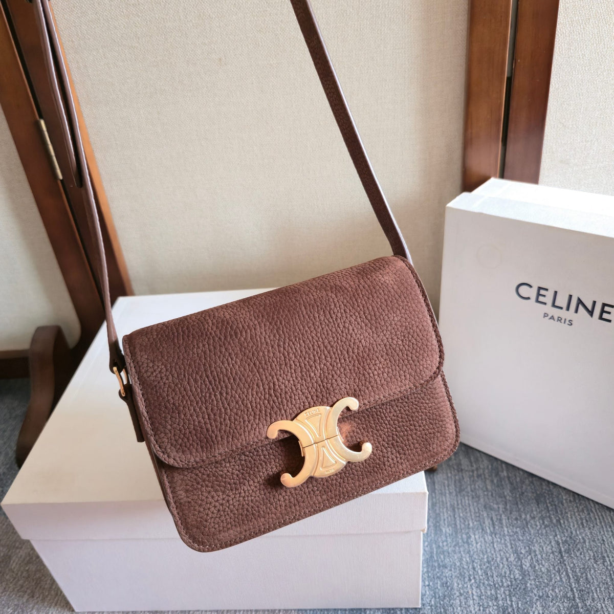 CELINE 25S TEEN TRIOMPHE BAG 18MM IN DARK BROWN GRAINED NUBUCK CALFSKIN