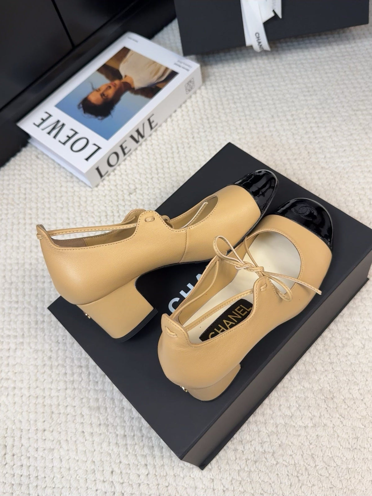 CHANEL MARY JANE PUMPS 55 MM IN SAND YELLOW MIX BLACK LAMBSKIN