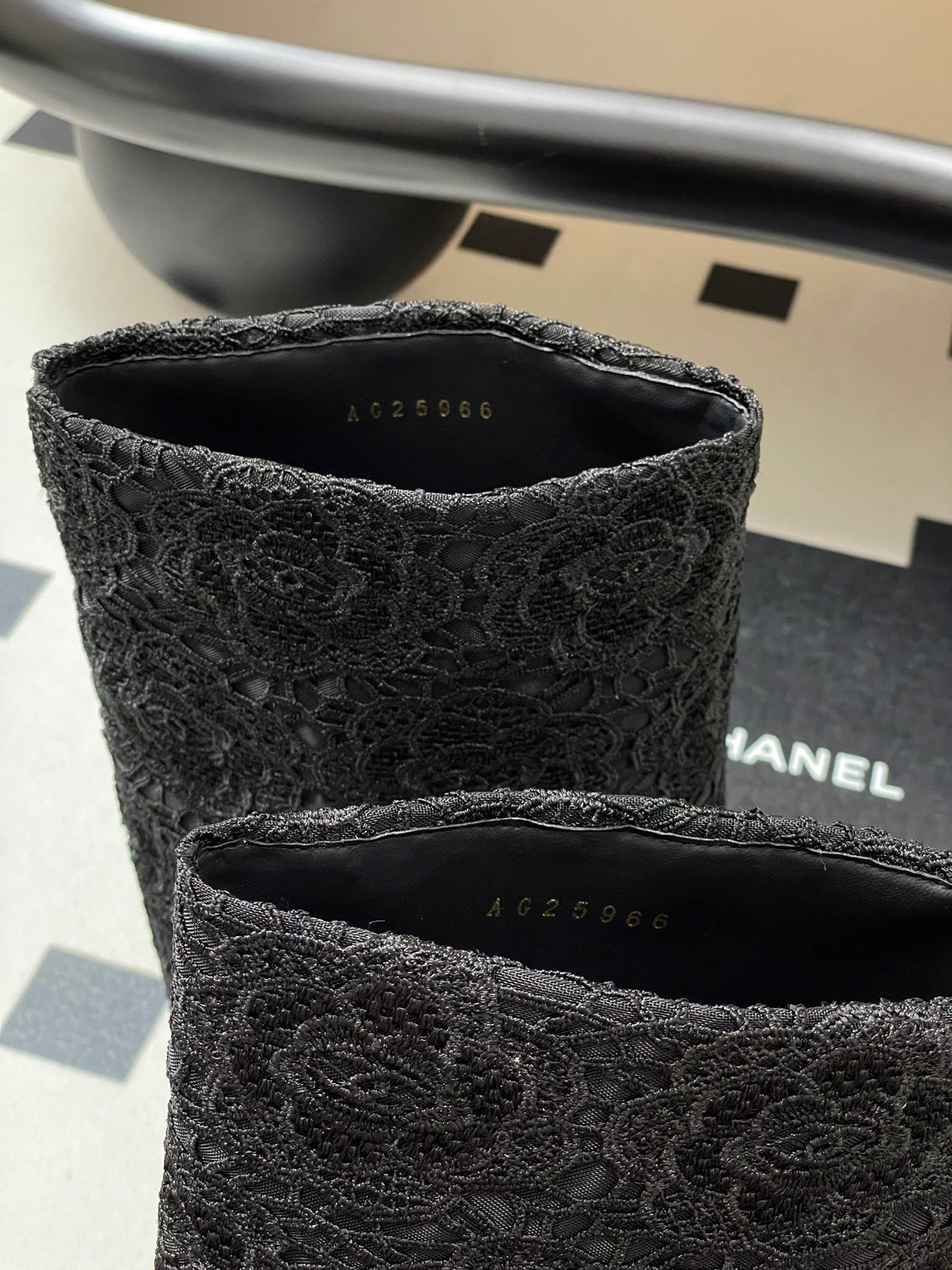 CHANEL FLORAL BOOTS 60MM IN BLACK CALFSKIN WITH GOLD CHAIN