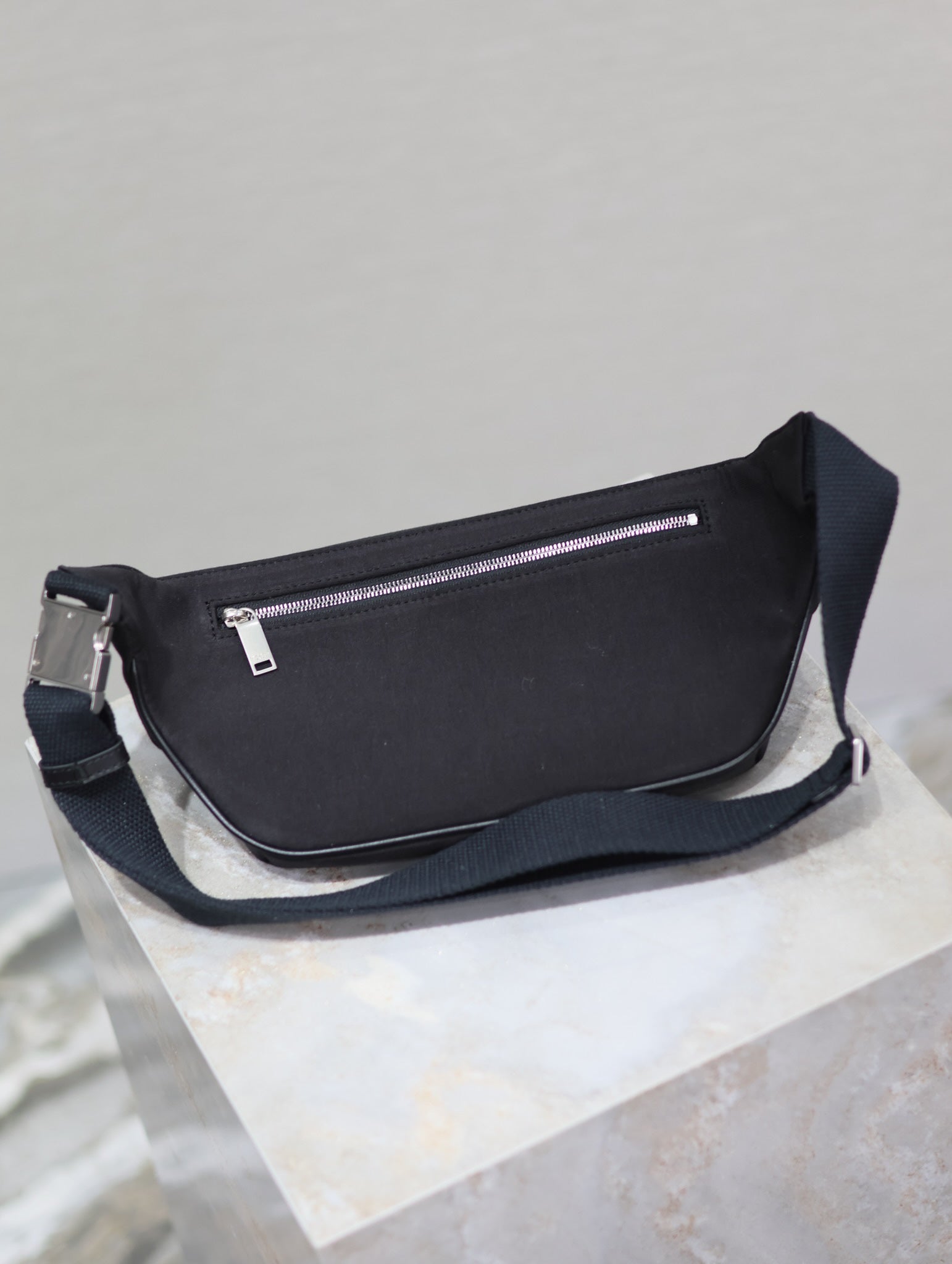 YSL 25S CLASSIC CROSSBODY BAG 26 IN BLACK CANVAS SILVER HARDWRE
