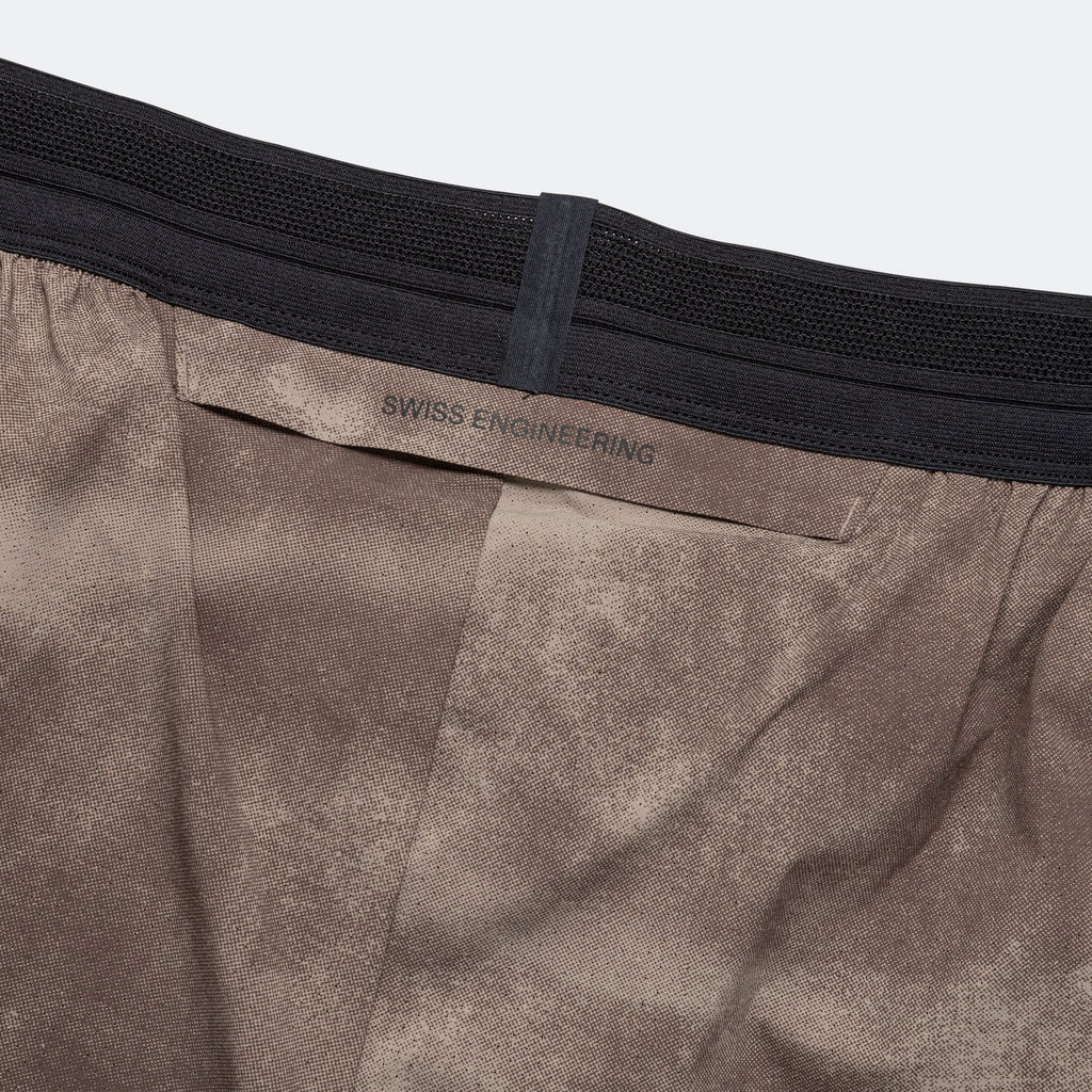 Mens 7" Performance Shorts AOP - Cinder